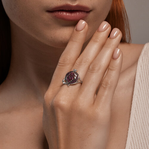 Серебряное кольцо SOKOLOV с рубиновым корундом