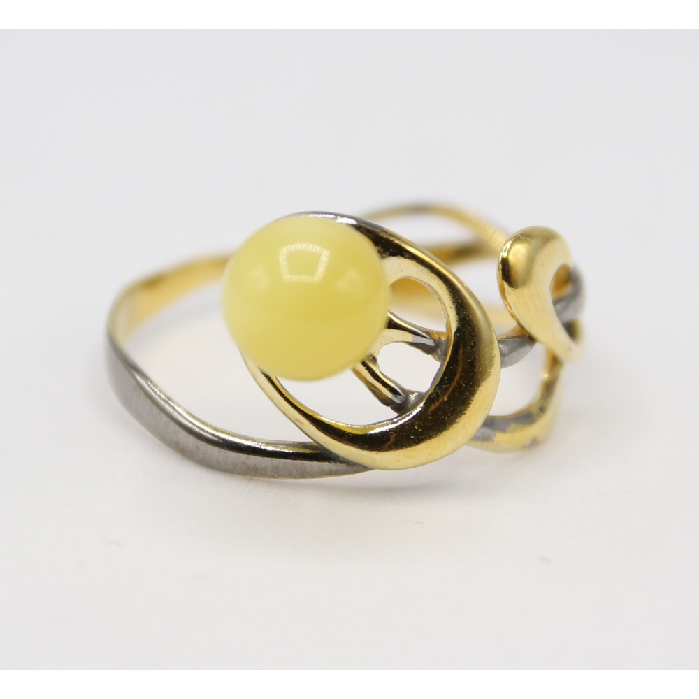 Кольцо из золочёного серебра Янтарная волна с янтарём