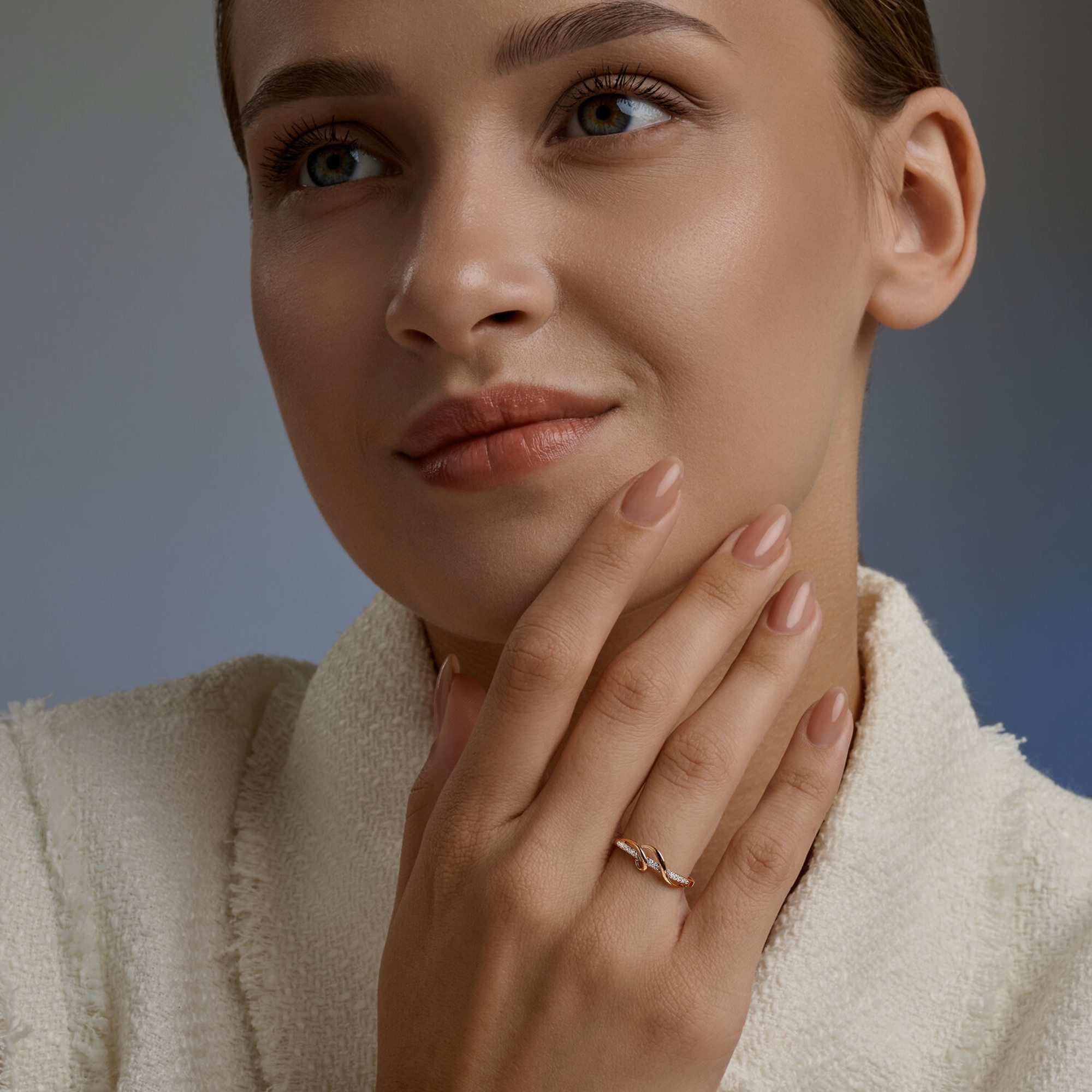 Золотое кольцо SOKOLOV с бриллиантом