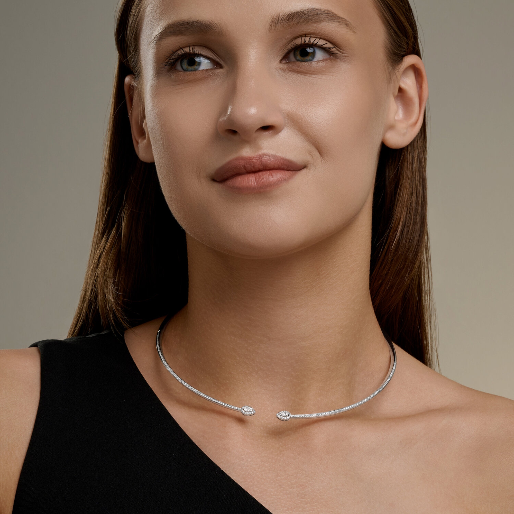 : Колье из белого золота с бриллиантами выращенными