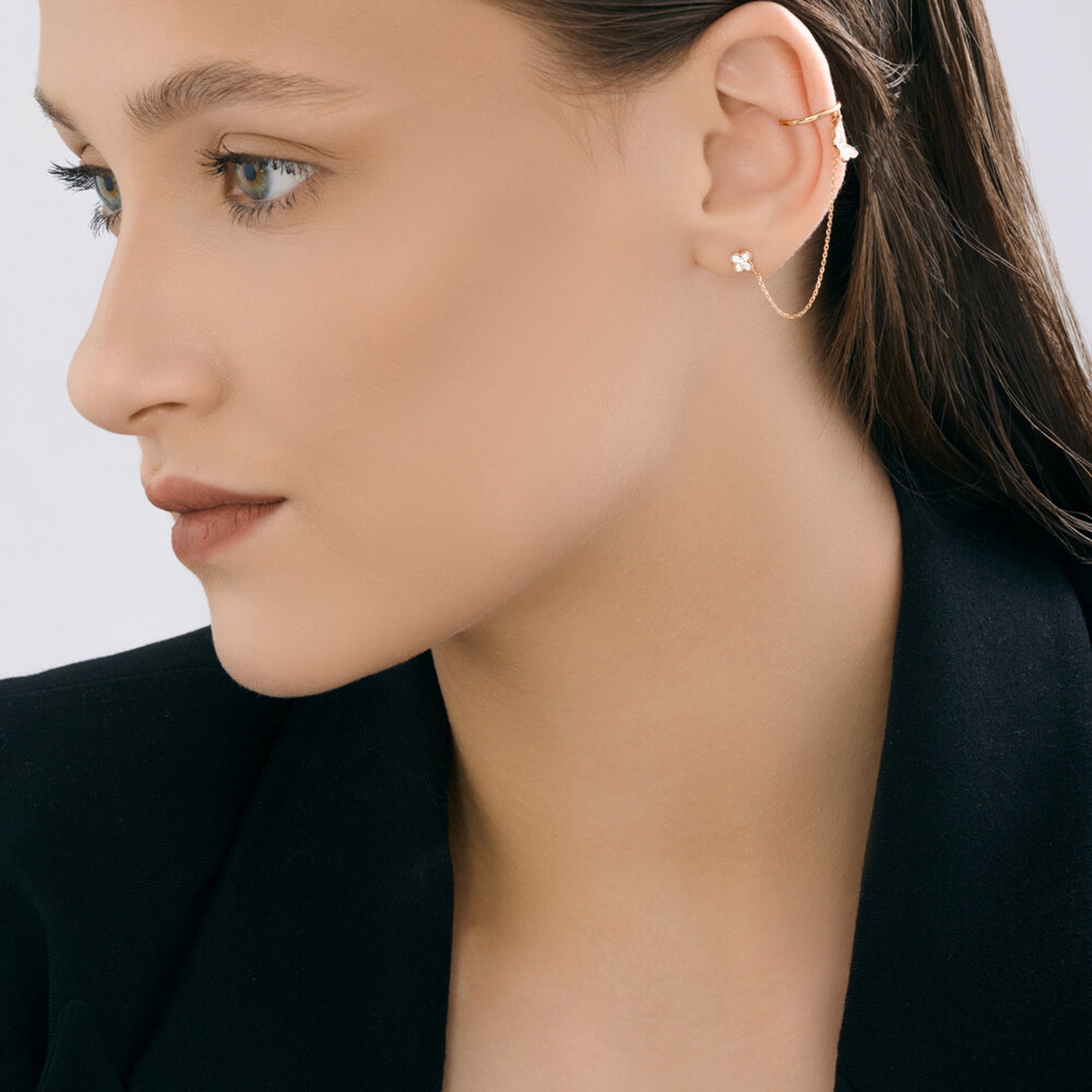 Одиночная серьга из золота SOKOLOV с фианитом