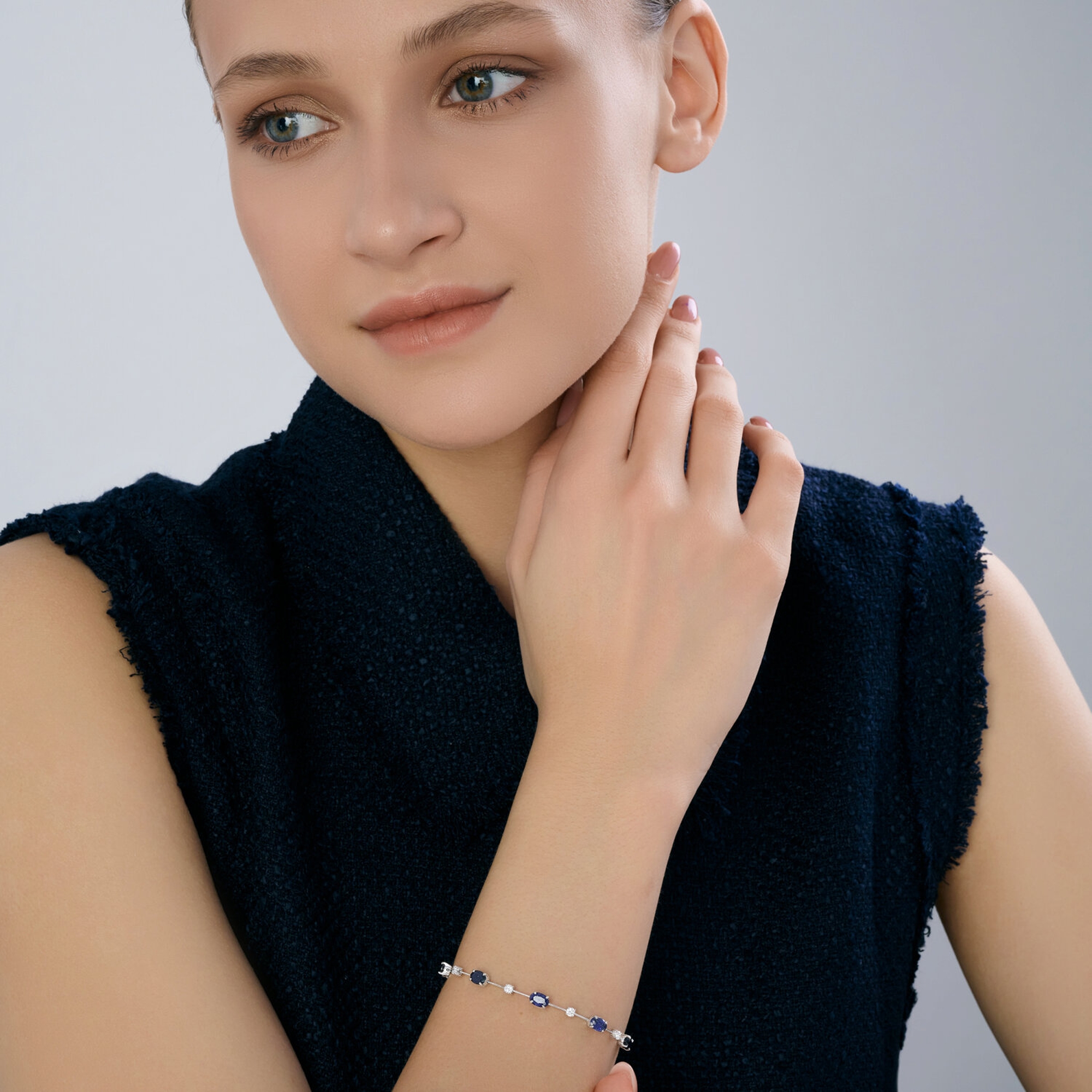 Золотой браслет SOKOLOV с сапфиром и бриллиантом выращенным