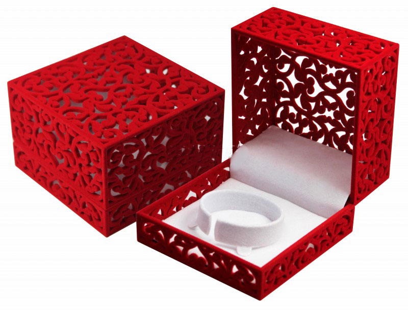 Футляр флокированный ажурный под часы