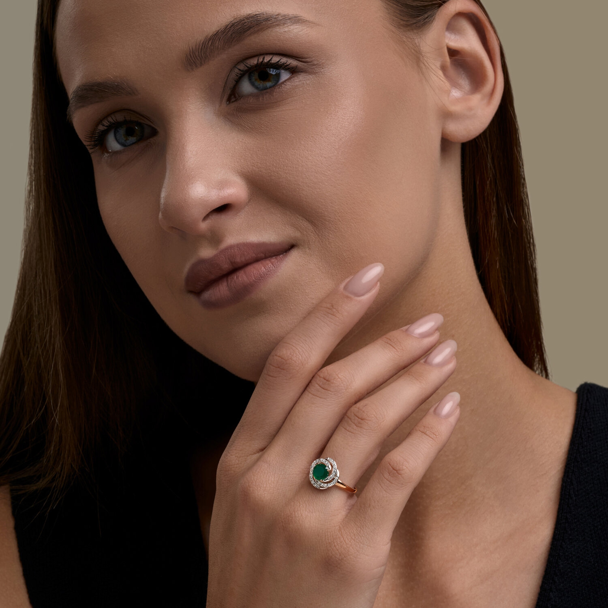 Золотое кольцо SOKOLOV с фианитом и агатом