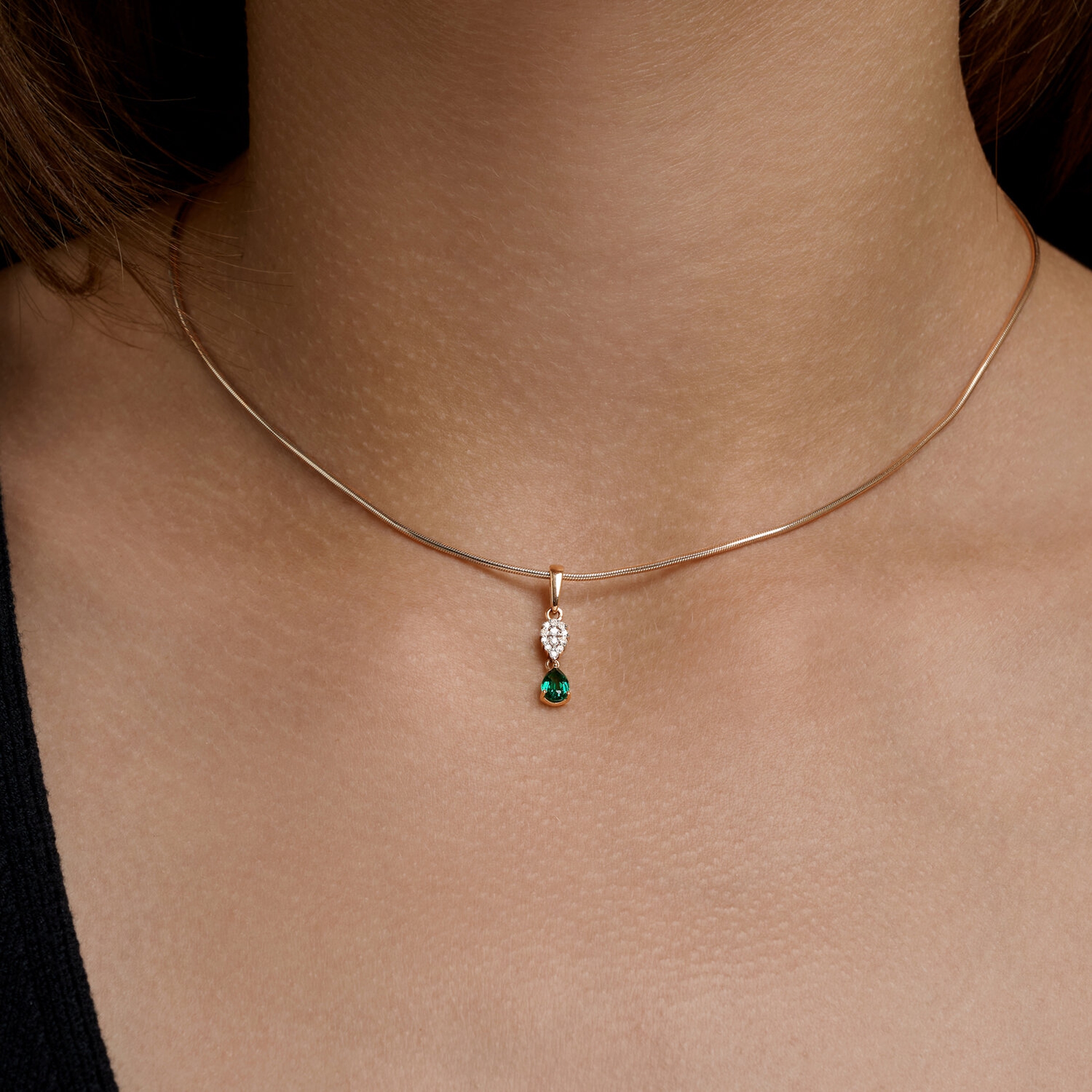 Золотая подвеска SOKOLOV с бриллиантом и гидротермальным изумрудом