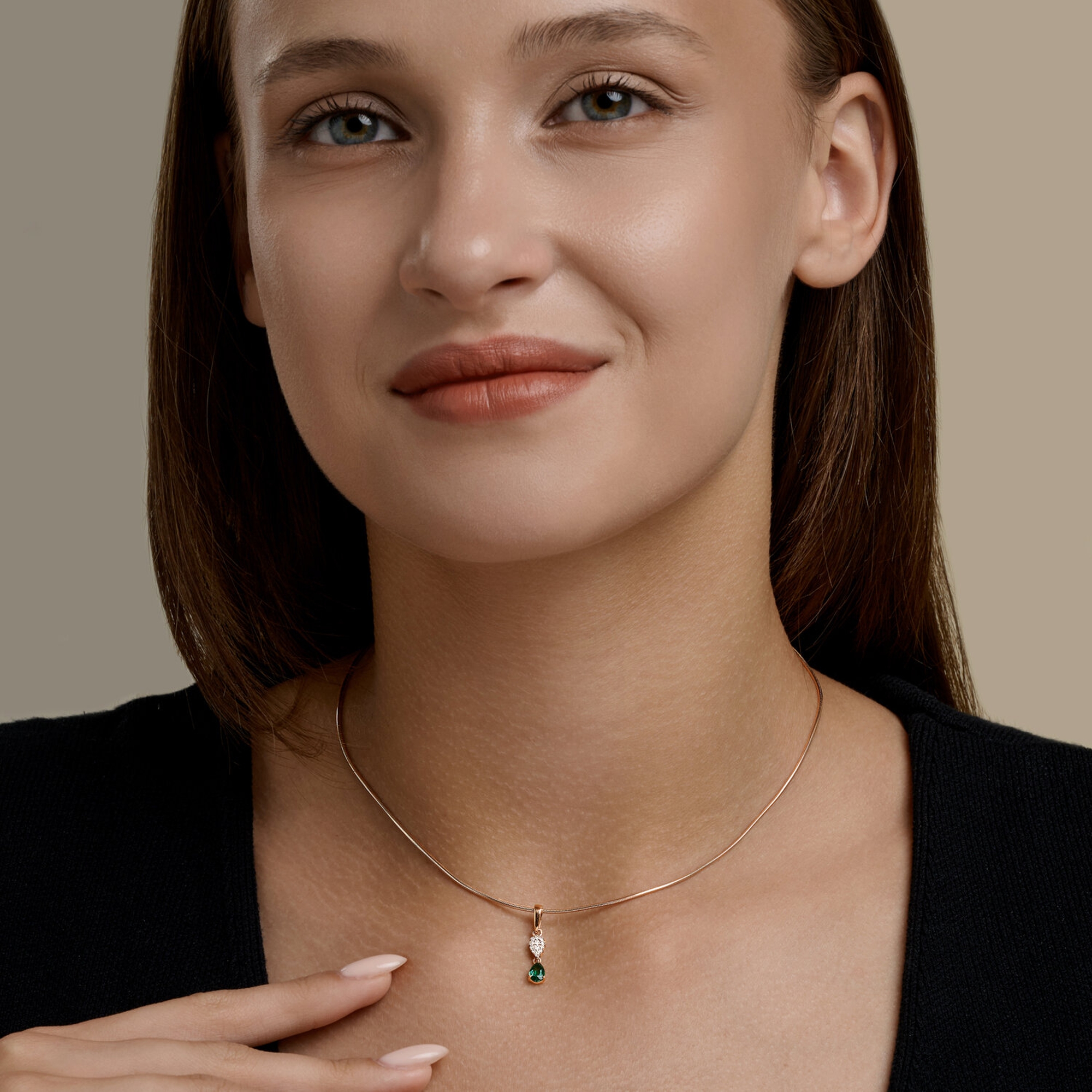 Золотая подвеска SOKOLOV с бриллиантом и гидротермальным изумрудом