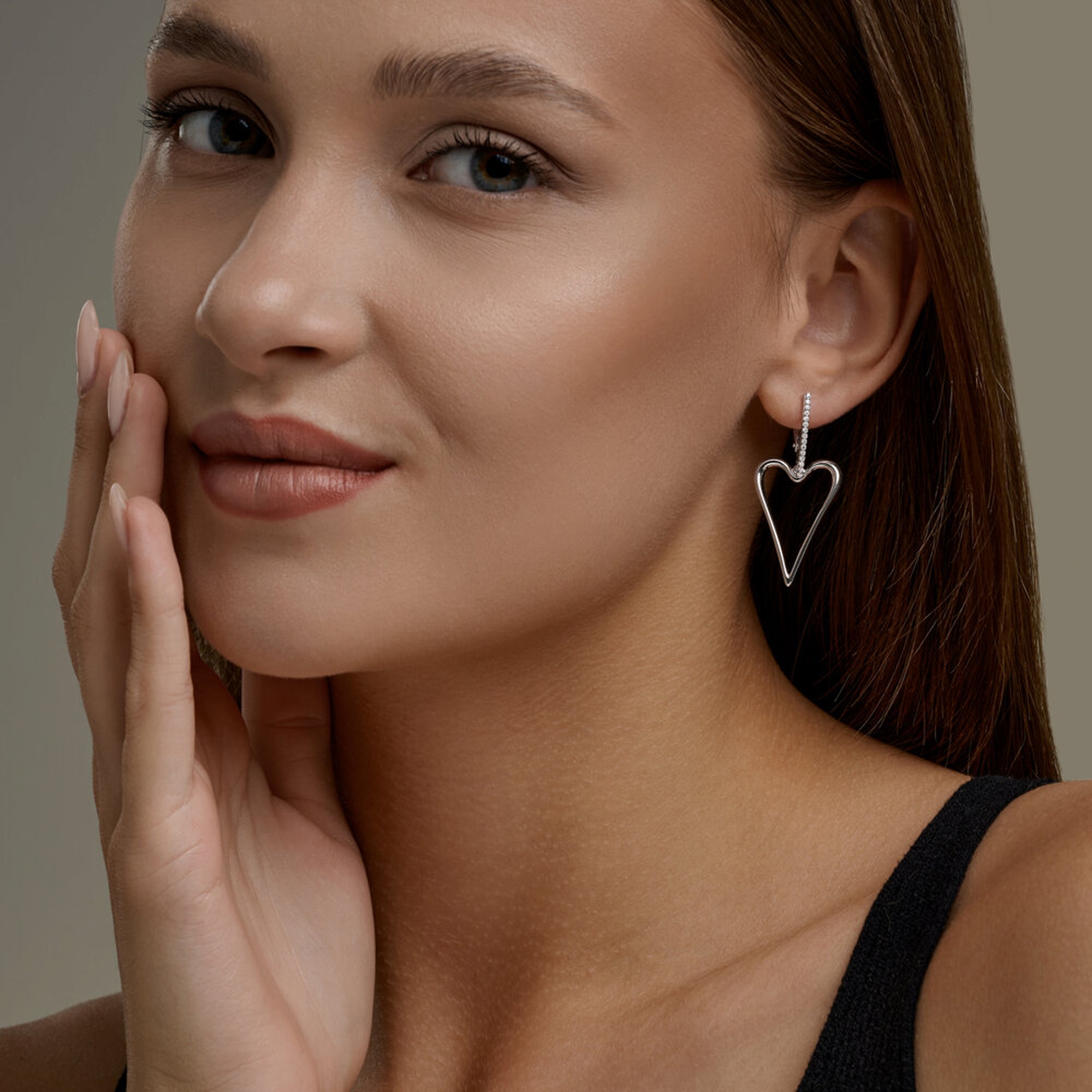 Серебряные серьги Diamant с фианитом