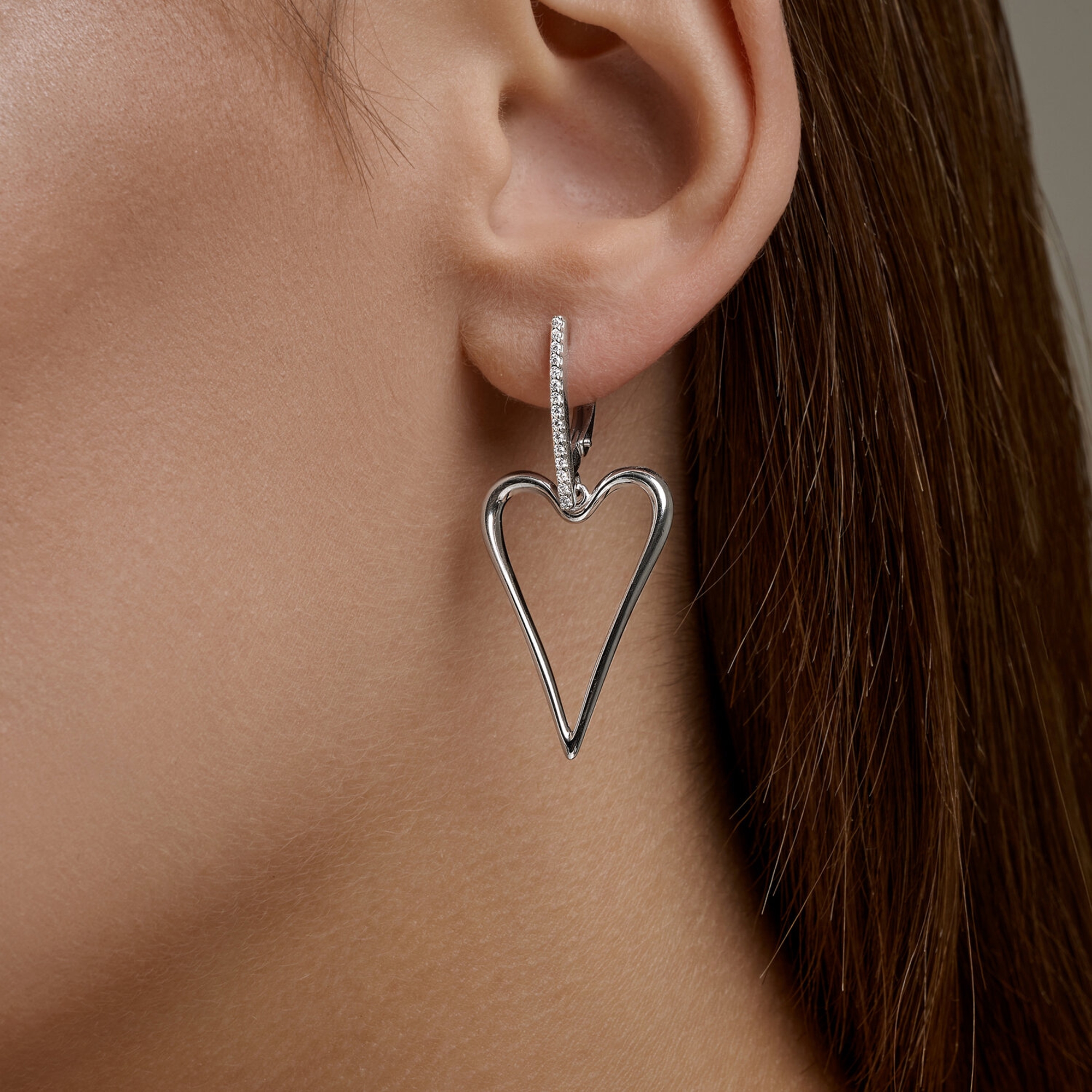 Серебряные серьги Diamant с фианитом