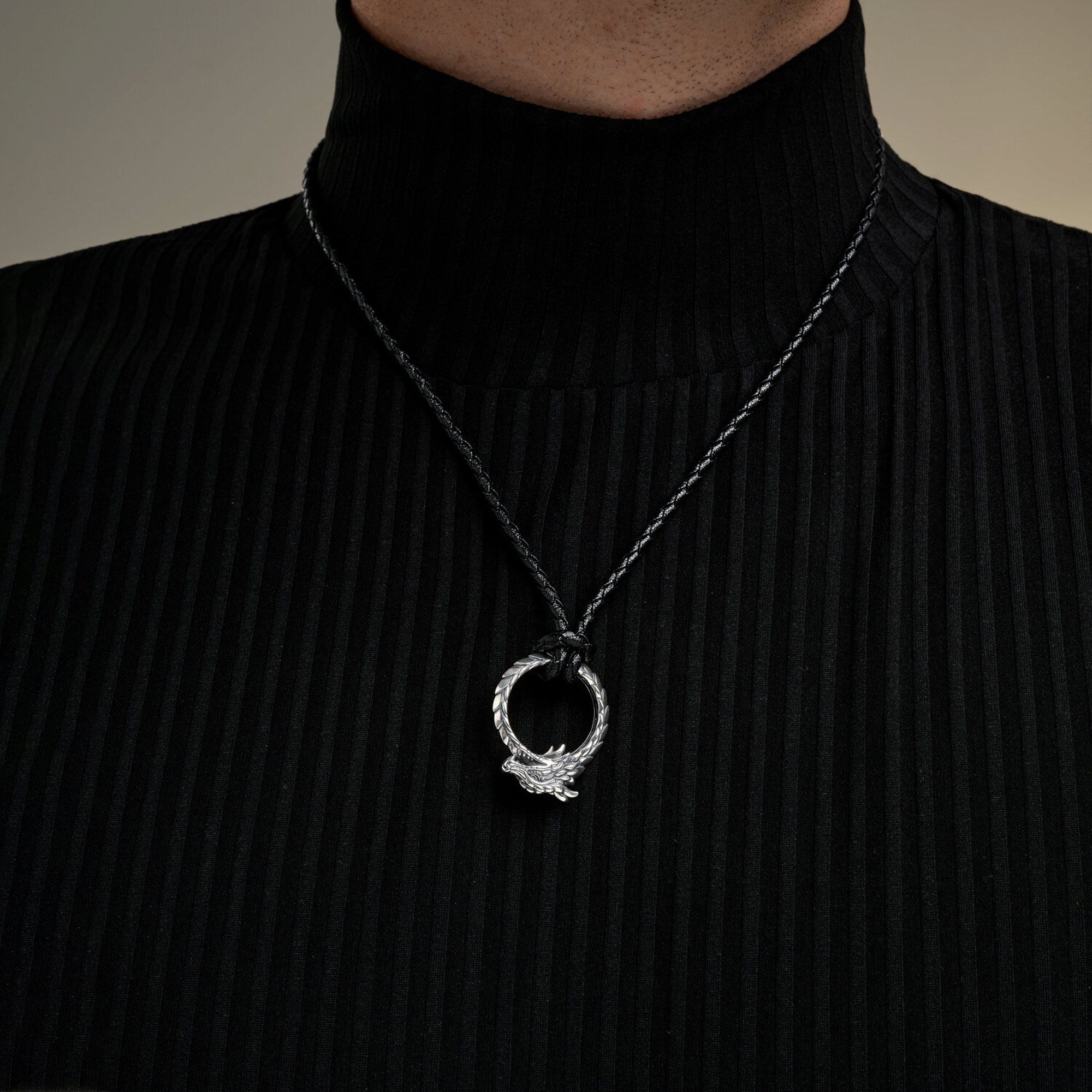 Колье из черненого серебра Символ года Дракон SOKOLOV