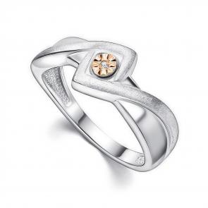 Серебряное кольцо АЛЬКОР с золотой накладкой и бриллиантом 01-4393/000Б-00 фото