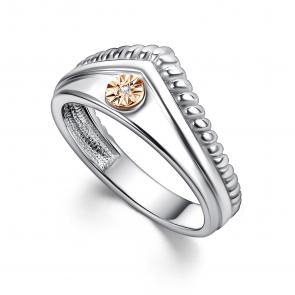 Серебряное кольцо АЛЬКОР с золотой накладкой и бриллиантом 01-4395/000Б-00 фото