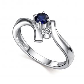 Серебряное кольцо АЛЬКОР с бриллиантом и гидротермальным сапфиром 01-4698/БГТС-00 фото