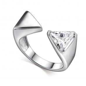 Серебряное кольцо АЛЬКОР с фианитом 01-4760/00КЦ-00 фото