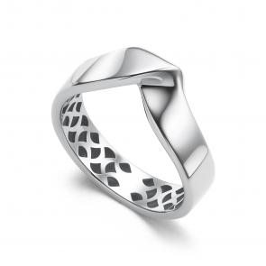 Серебряное кольцо АЛЬКОР 01-4900/0000-00 фото