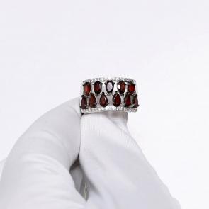 Серебряное кольцо SOKOLOV с фианитом и гранатом 92011192 фото