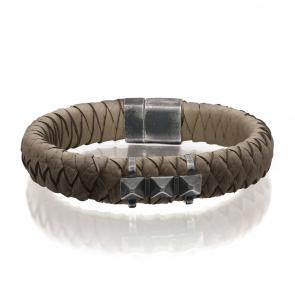 Кожаный браслет KABAROVSKY с декоративным элементом и замком из черненого серебра K4-038-91383 фото