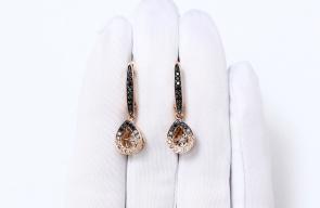 Золотые серьги Karatov с танцующим бриллиантом и черным бриллиантом и коньячным бриллиантом Т14562Г252 фото