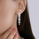 Серебряные серьги Diamant с фианитом